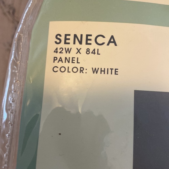 Set of 3 embroidered curtain panels - Picture 2 of 3